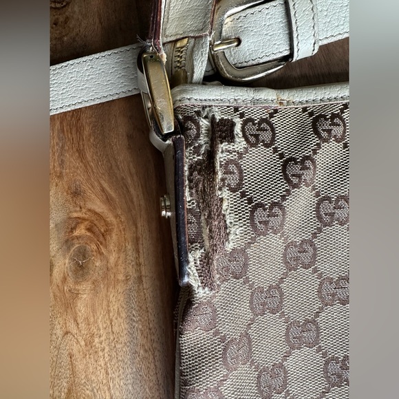 Authentic GUCCI Abbey Shoulder Tote Bag GG
Canvas Leather Brown gold trim rings - Picture 15 of 17